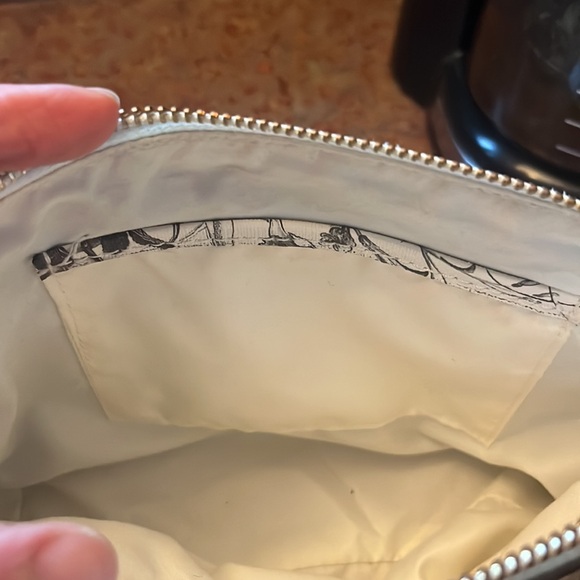 Cute as a button black and white purse! - Picture 8 of 10